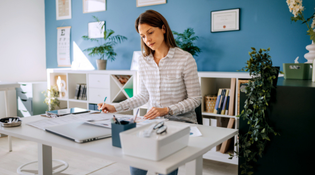 DIY bookkeeping vs professional bookkeeping